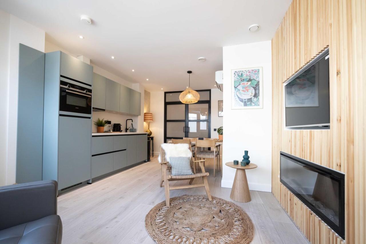 Modern Two Bedroom Close To The * Den Haag