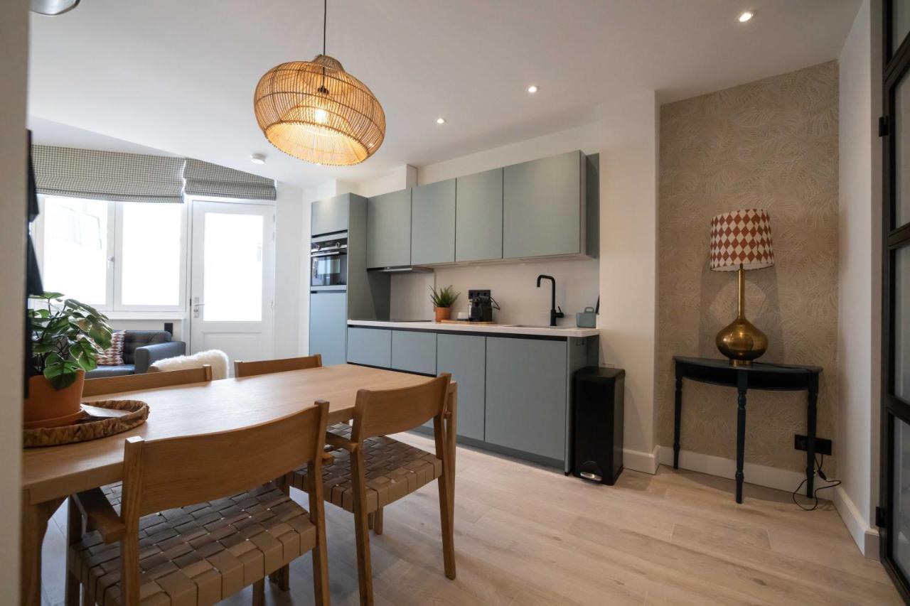 Modern Two Bedroom Close To The Den Haag